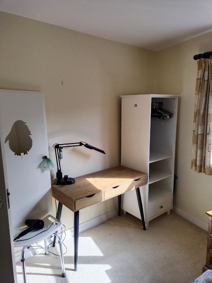 Crescent Apartments Homestay Cork Bagian luar foto