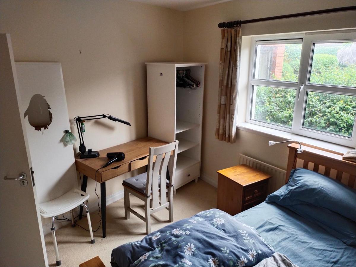 Crescent Apartments Homestay Cork Bagian luar foto