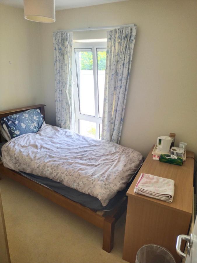 Crescent Apartments Homestay Cork Bagian luar foto