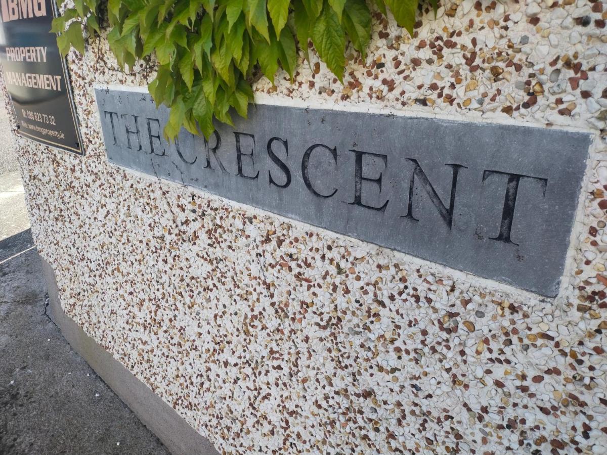 Crescent Apartments Homestay Cork Bagian luar foto