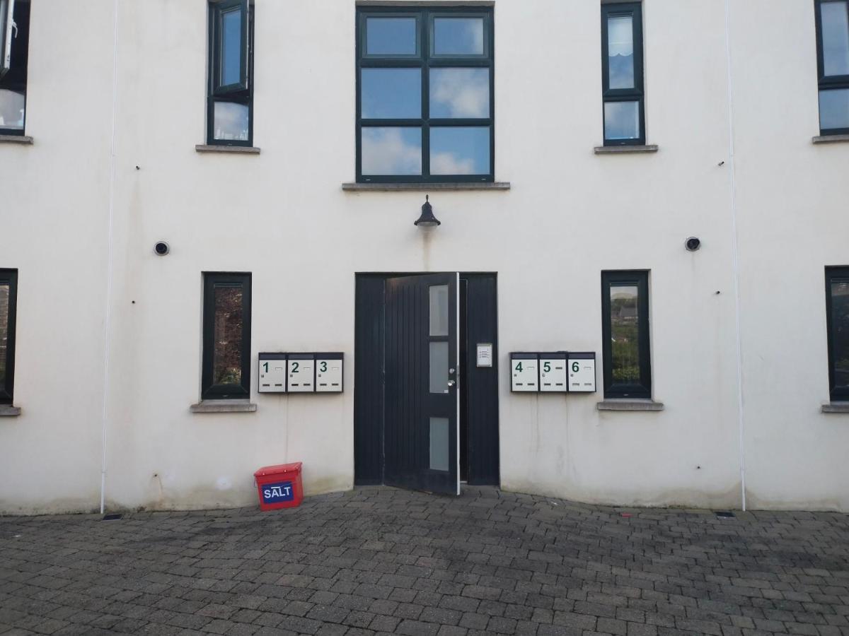 Crescent Apartments Homestay Cork Bagian luar foto