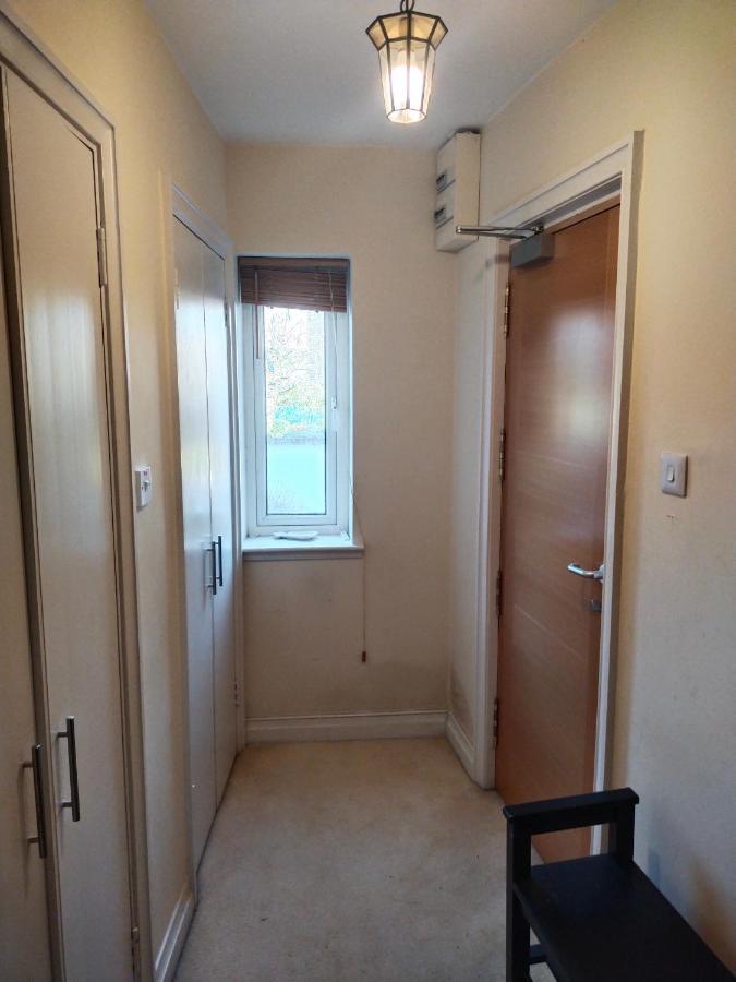 Crescent Apartments Homestay Cork Bagian luar foto