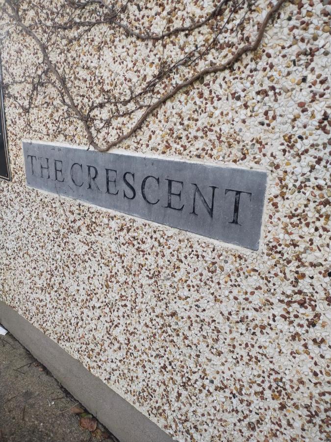 Crescent Apartments Homestay Cork Bagian luar foto
