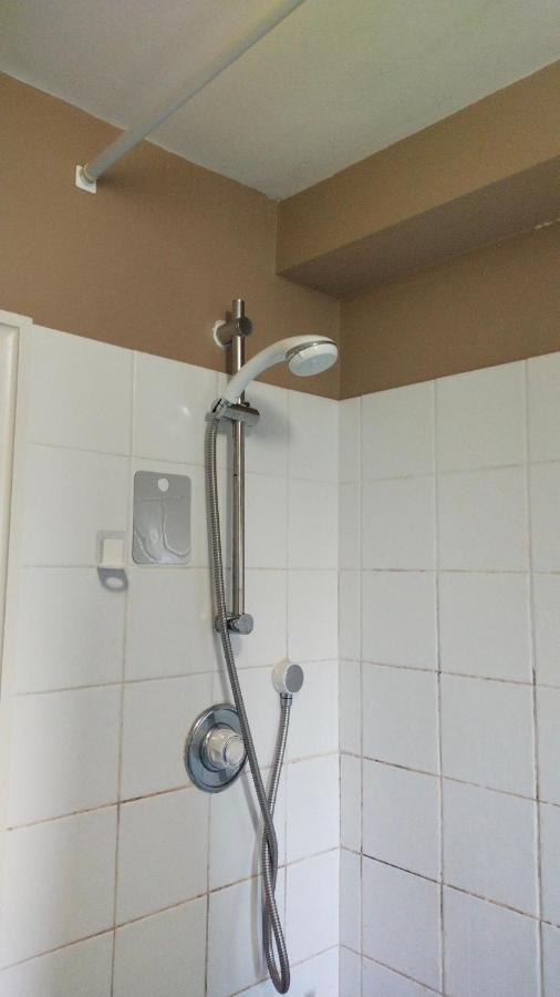 Crescent Apartments Homestay Cork Bagian luar foto